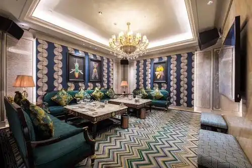 西安东方汇ktv荤场是西安比较有名的ktv,档次一流, 由国内