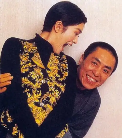 巩俐陪伴张艺谋8年无果转身嫁70岁法国男友结婚3年至今无子