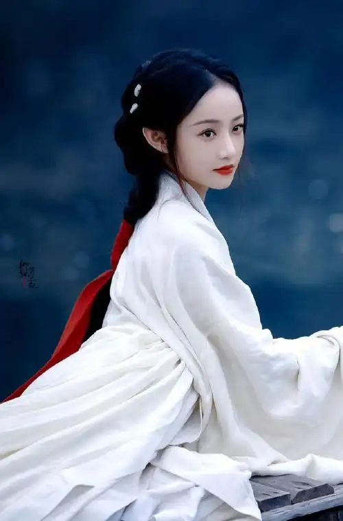 吴佳怡的古装好美,期待一下兰闺喜事~#兰闺喜事官宣#/#兰闺喜事