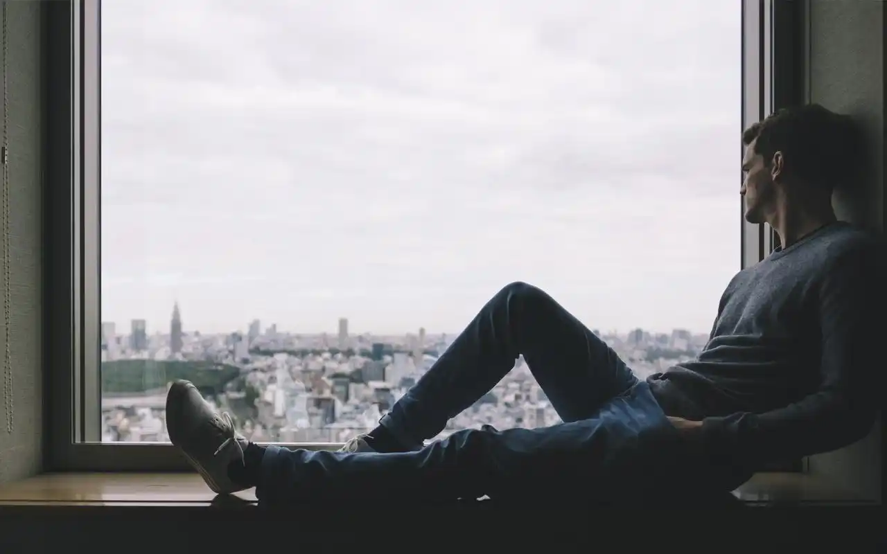 孤独,一个人,伤感,男人,2k,摄影,时光记忆内心孤独的男人 壁纸图片