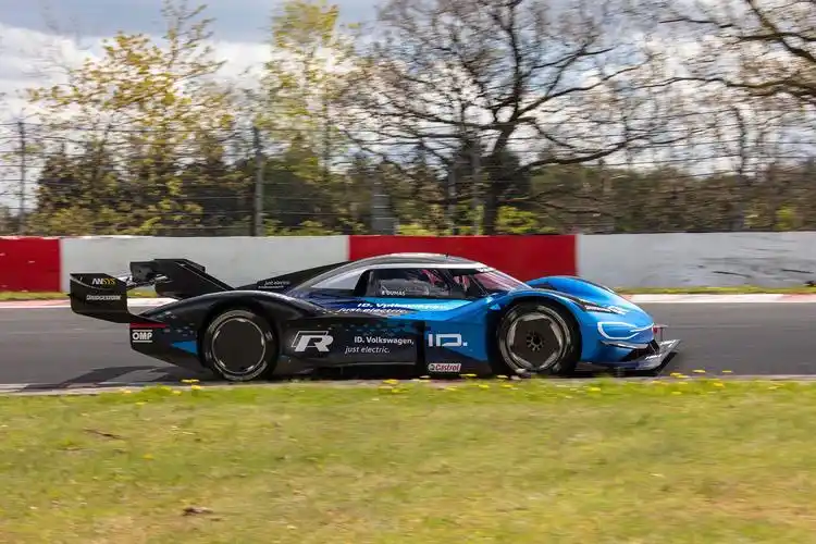 话题文章领先原纪录40秒大众idr创下纽北最新电动车圈速