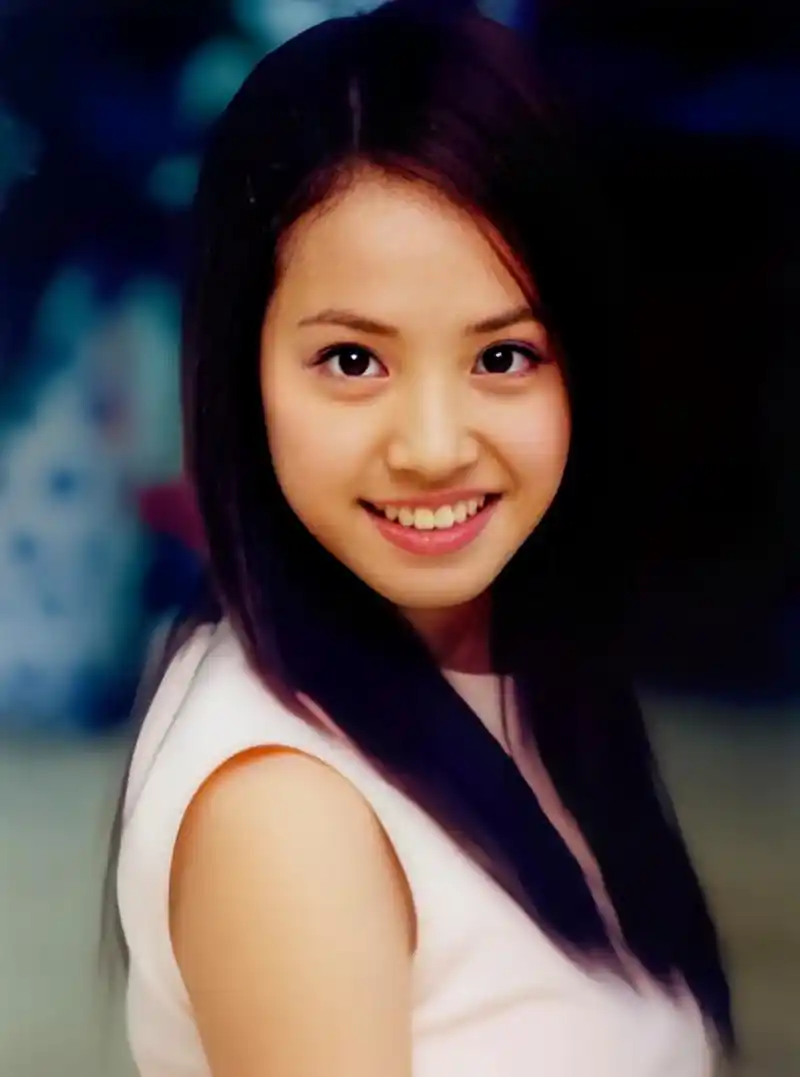 刚出道时期的蔡依林,唱《我知道你很难过》,《和世界做邻居》时期那个