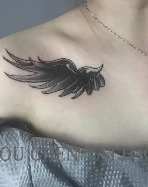 翅膀纹身图片_肩部纹身图案