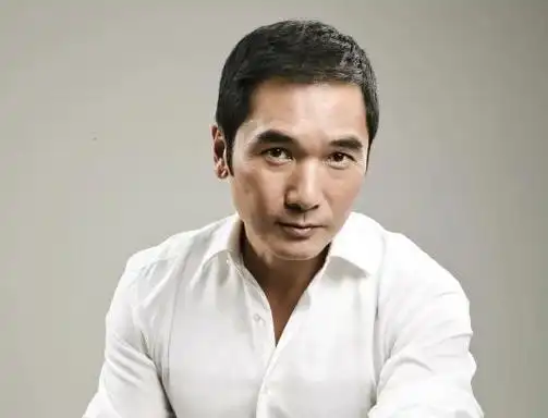 方中信60岁生日近照曝光一张帅气一张苍老网友忧心:感觉状态不好