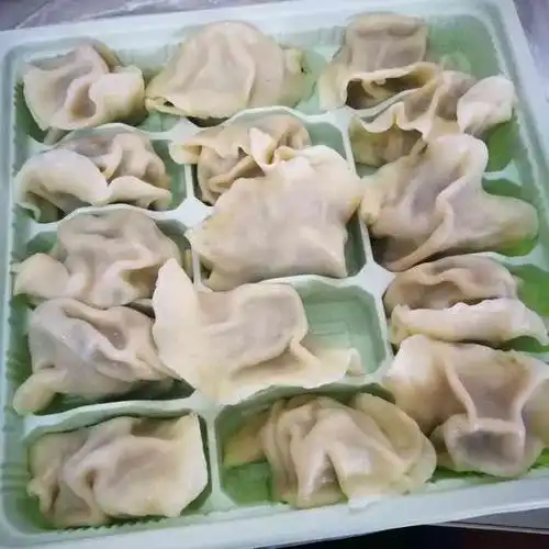 冬至就要吃饺子,外卖很方便,盒子也好.