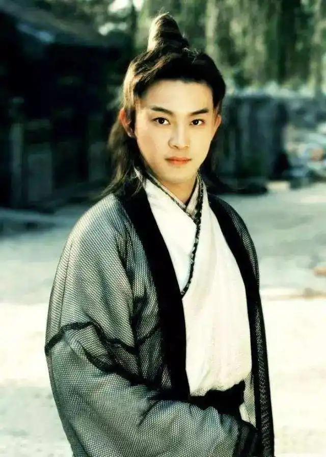 殷桃和马丽都没撒谎,沈腾年轻时比靳东张嘉译帅多了