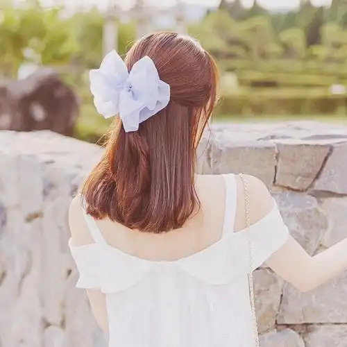 长发白纱裙你的背影_唯美微信头像图片_扣扣居