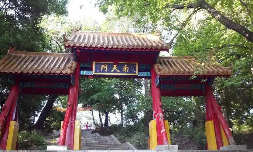 【携程攻略】吉林龙潭山景点,很好的景点,不用花门票,上山不要太快,山