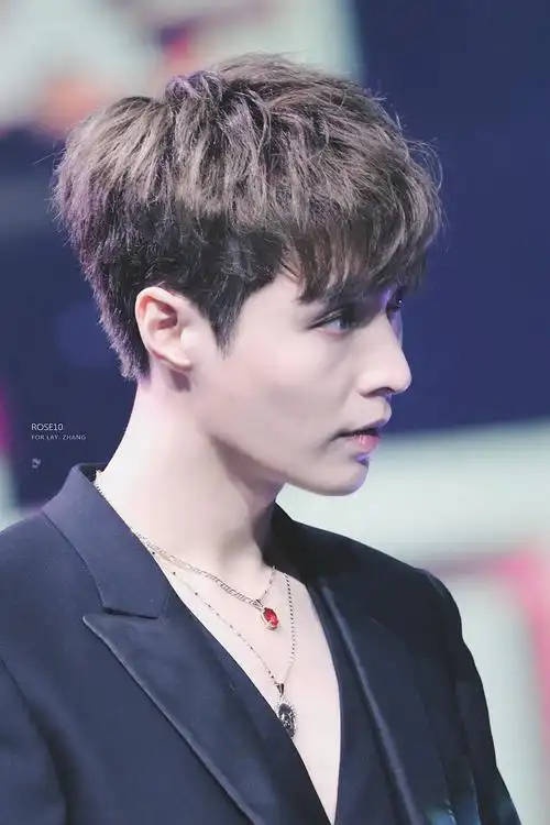 如何评价张艺兴的侧颜