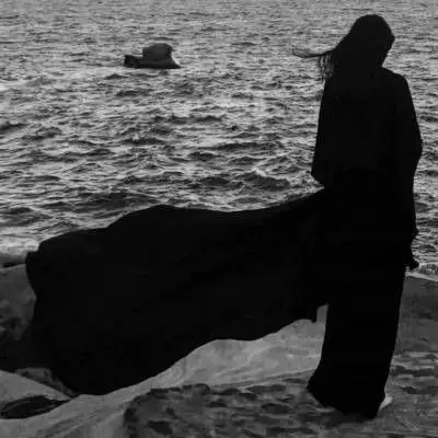 女生黑白背影全身头像女生霸气黑白高冷头像