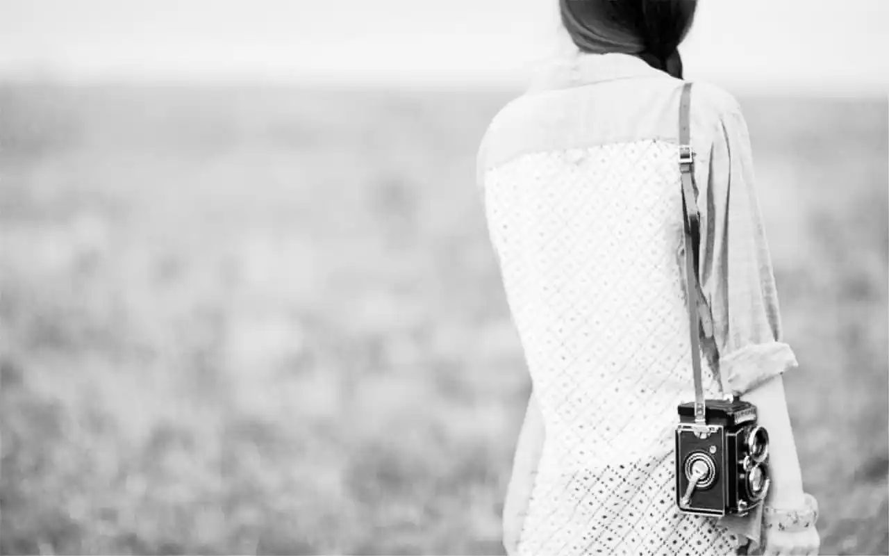 黑白女生伤感背影,女孩,壁纸黑白女生伤感背影