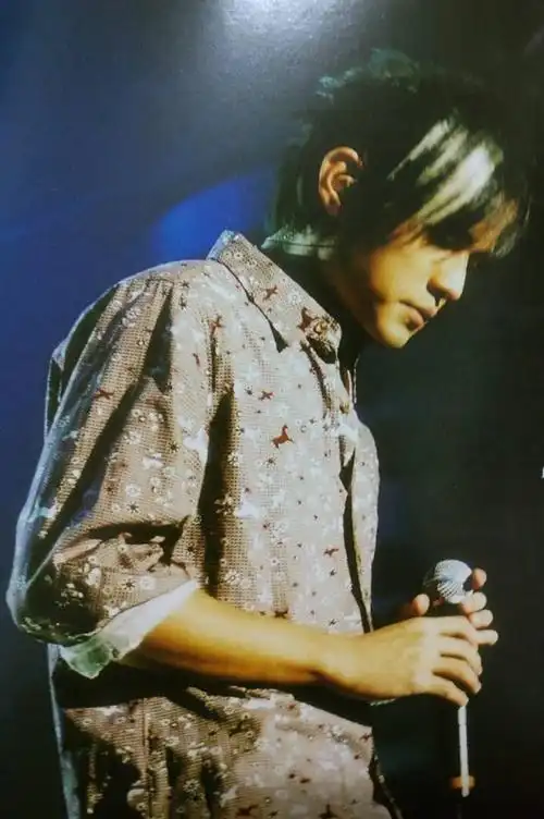 大家有没有周杰伦早期留狼尾的照片? - 知乎