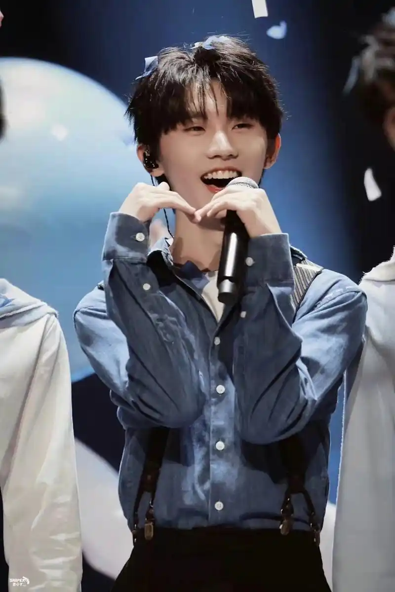 每日认识一个帅哥‖day83~ 96马嘉祺 78出生日期:2002年12月12日