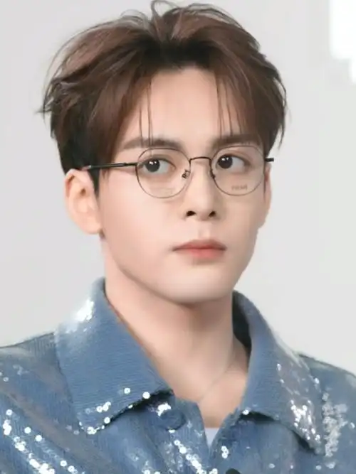 曾舜晞眼镜斯文感##曾舜晞身披银河