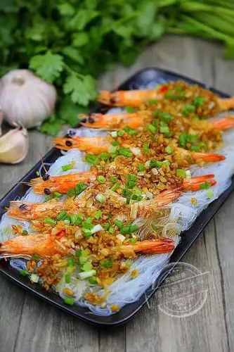 蒜蓉粉丝开背虾*