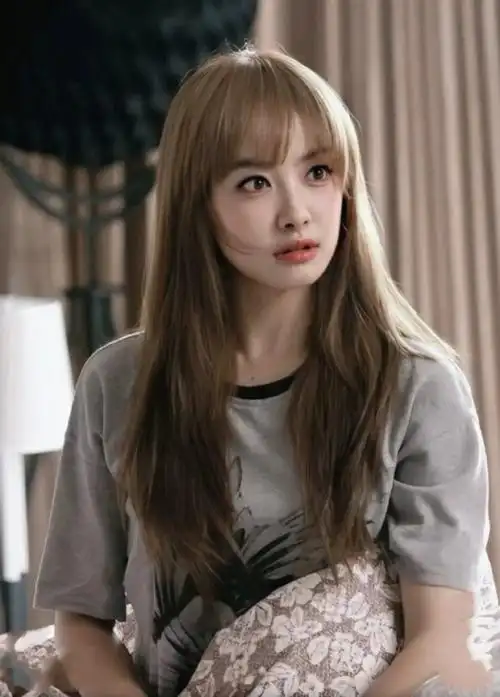 宋茜太适合甜妹路线了##宋茜红衣高马尾