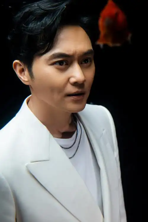 张智霖白西装好鲨##声生不息金鱼氛围感大片