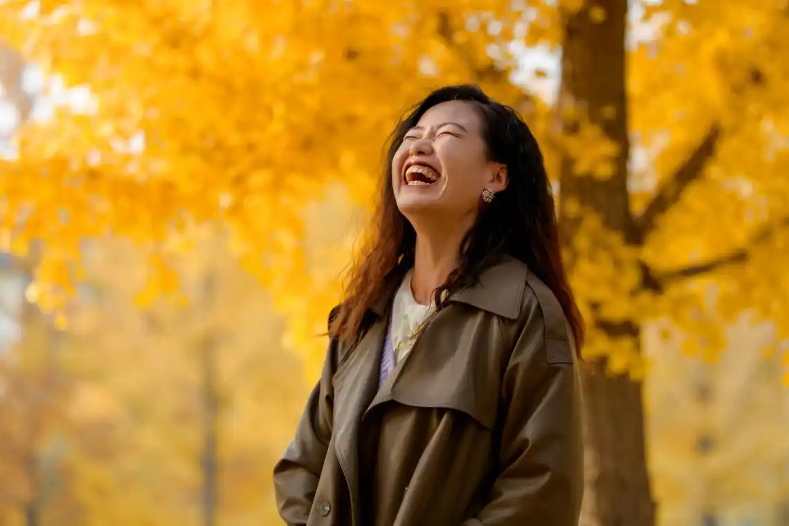 如今能如此肆无忌惮地开心大笑的姑娘还有吗?