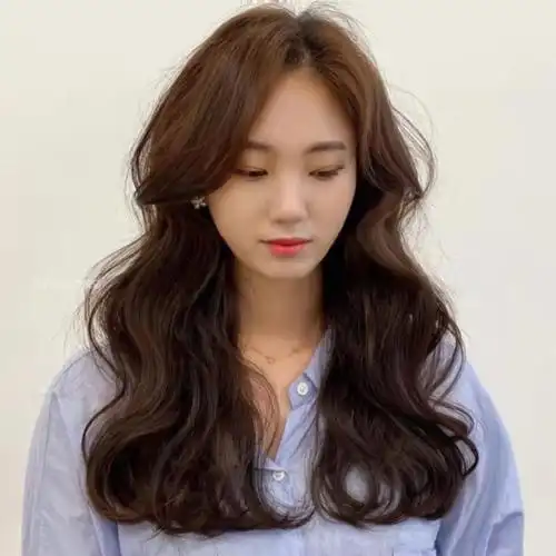 发型 2022年流行的烫发,莫过于这十款发型,时髦洋气又赚回头率