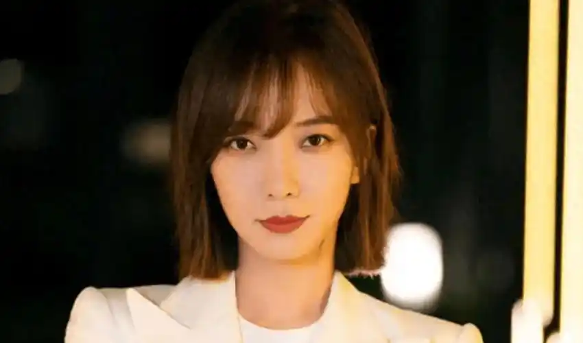 坎坷的王珞丹40岁仍未婚母亲上综艺节目里催婚她恨嫁吗