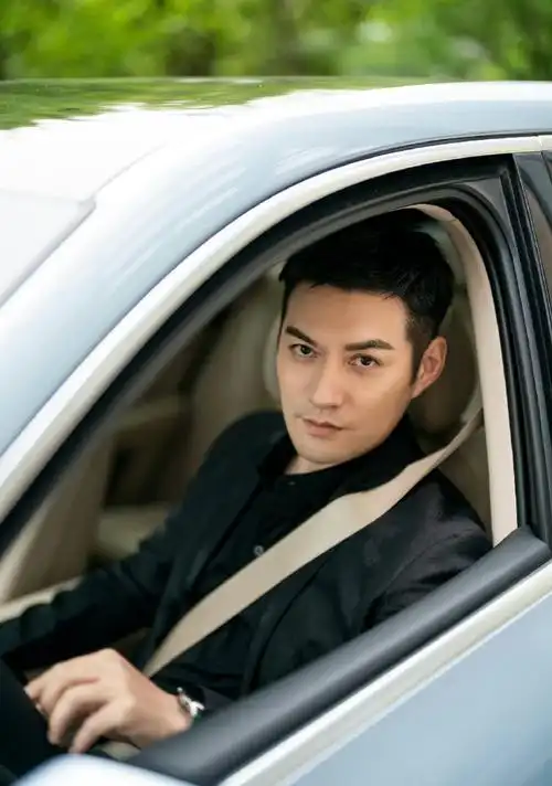 看天花板#严屹宽一直以来都是我的偶像,没想到这么多年还是那么帅气