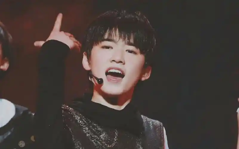 【宋亚轩】东方露出鱼肚 19年的狼少年放出野性一箭