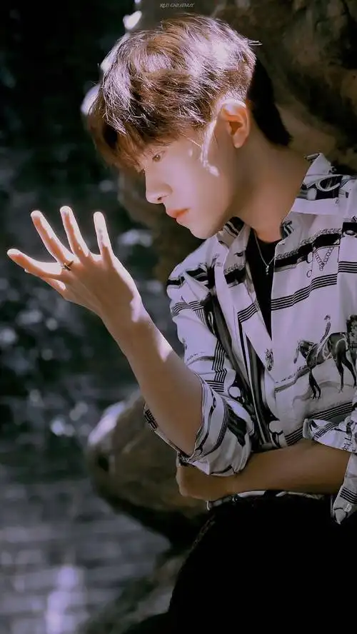 易烊千玺真是帅气又努力