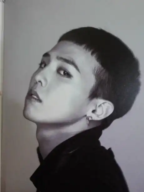 求 权志龙锅盖头发型的图片