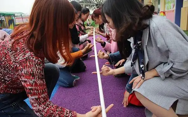 聚会活跃气氛必备小游戏 活跃气氛的趣味游戏