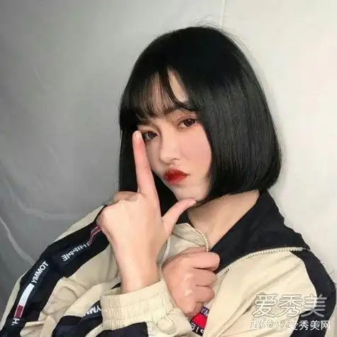 女生剪短发,要么很时尚,要么很个性,很小编偏爱个性多一点,同样是短发