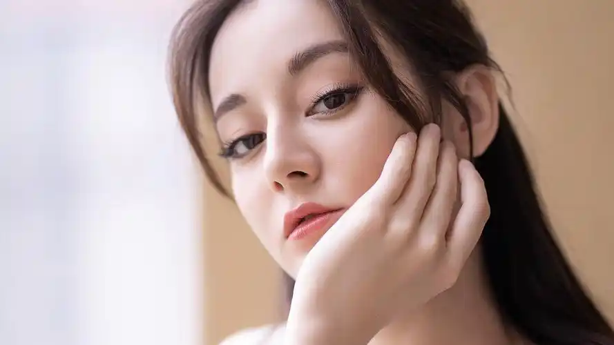 明星风尚迪丽热巴壁纸4