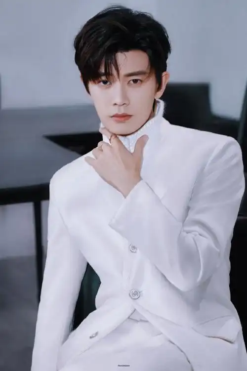 欧诗漫品牌代言人任嘉伦