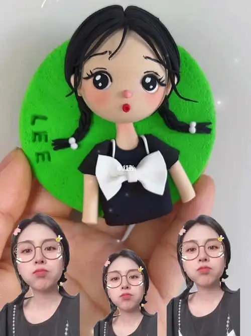 做个小人,因为小姐姐说皮肤比较黑,所以特意调了小麦肤色~#粘土手工