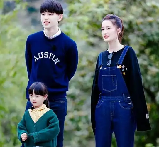 李沁明星新闻_明星化妆包李沁_李沁吧李沁说胡歌最帅