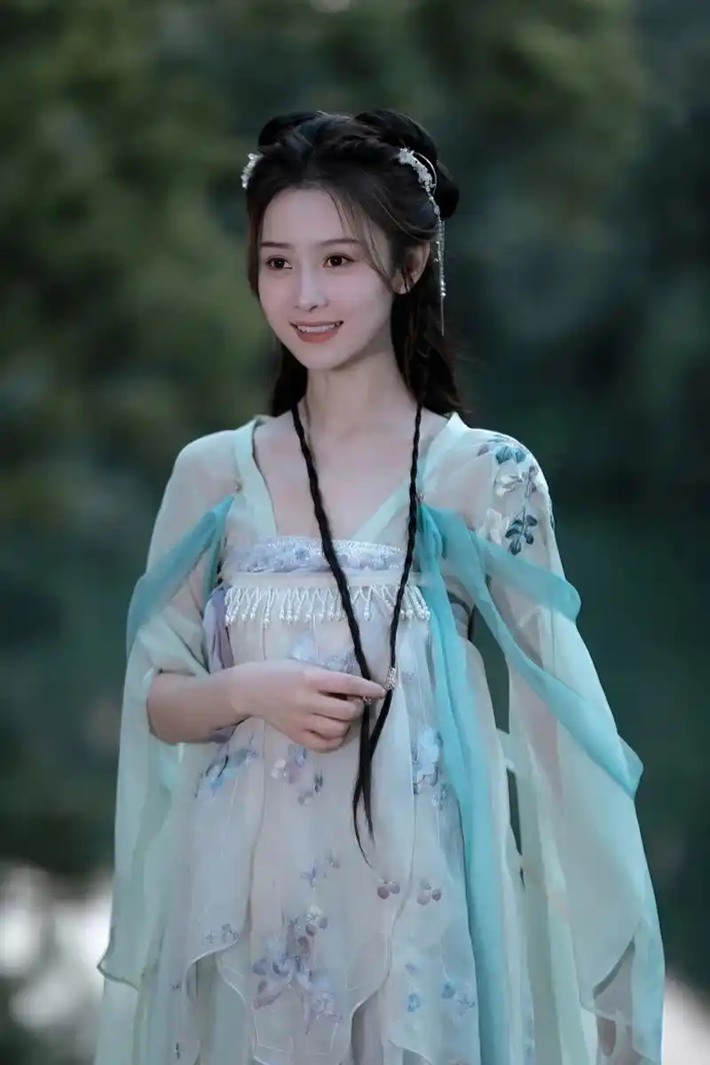 张维娜#你心中的古装女神# #年轻时极为貌美的女明星# #惊艳瞬间