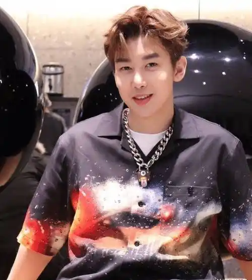 王一博队友公布"恋情"?