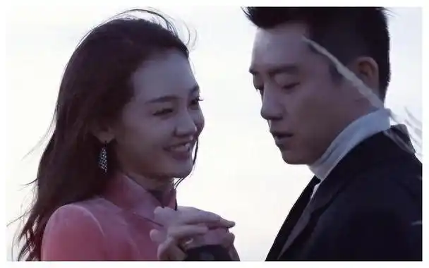 苗苗vlog疑曝三胎信息,三年生育三胎,既是郑恺的生育工具?