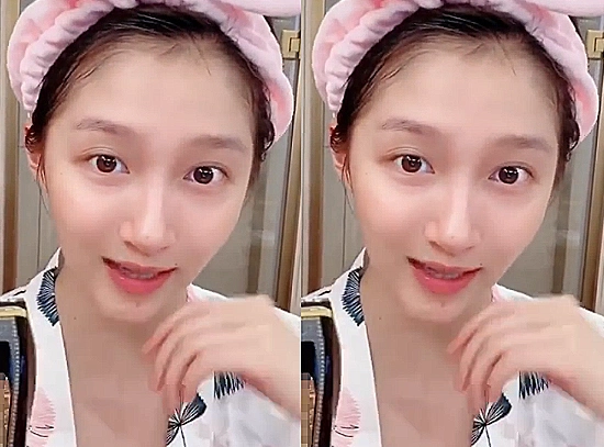 关晓彤当众卸妆看到她离开美颜后的素颜小鹿真是捡到宝了