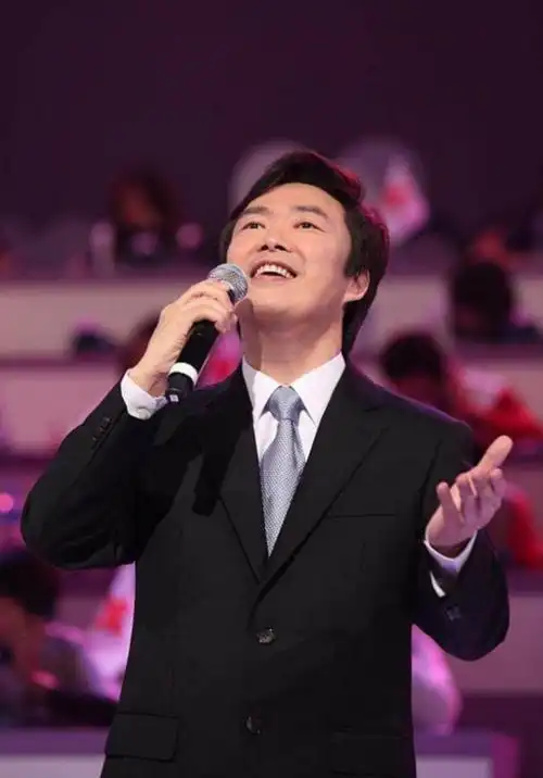 常青树费玉清退圈了,你还记得《一剪梅》这首歌曲吗