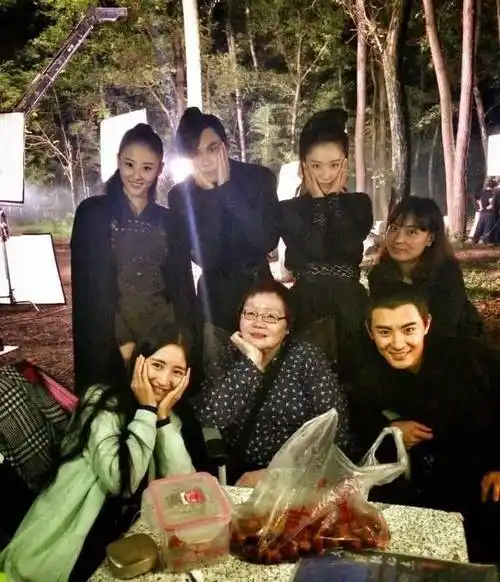 锦衣之下爆红的任嘉伦和妻子聂欢实在幸福