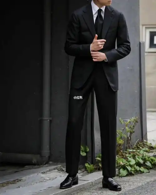 秋天里的第一套新衣,找我安排[机智]#西装定制  #秋装搭配  #黑色西服