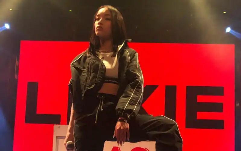 【刘柏辛lexie 2029巡演 杭州站】 《mulan》_哔哩哔哩 (゜-゜)つロ