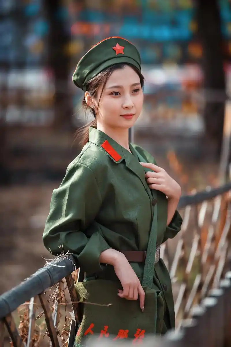 女兵芳华 让我们一起去看看20世纪七八十年代的中国女兵,感 - 抖音