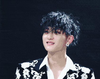 黄子韬在《创造101》结尾说他很忙先走了,他到底在忙什么?