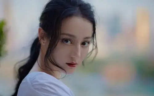 迪丽热巴桌面壁纸1212