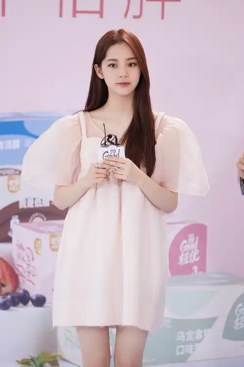 欧阳娜娜粉色系甜美写真图片69