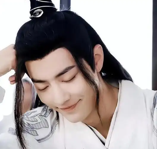 当肖战,龚俊,宋亚轩等一众男星穿上校服,你最想和谁做同桌?