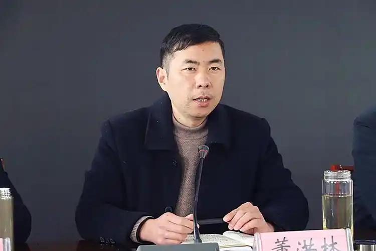 董洪林要求:一要比状态作风增效率.