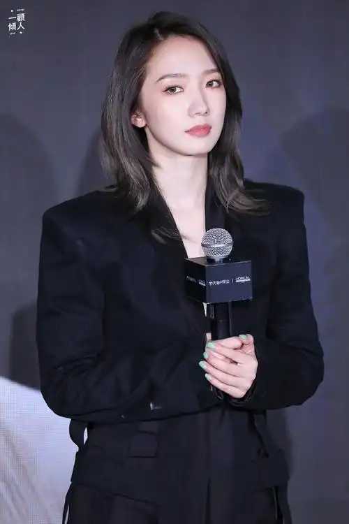 孟美岐巴黎欧莱雅pro品牌大使##孟美岐pick的pro