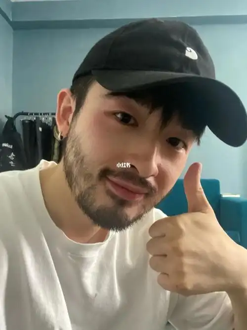 挑战一个月不刮胡子第四周